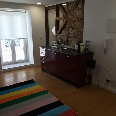 Happy Nest Charming Apartamento