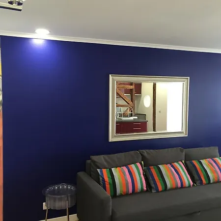 Happy Nest Charming Apartamento