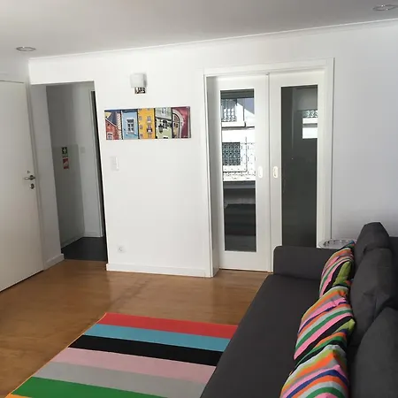 Happy Nest Charming Apartamento *