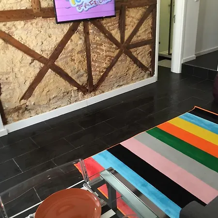 Happy Nest - Charming Apartment