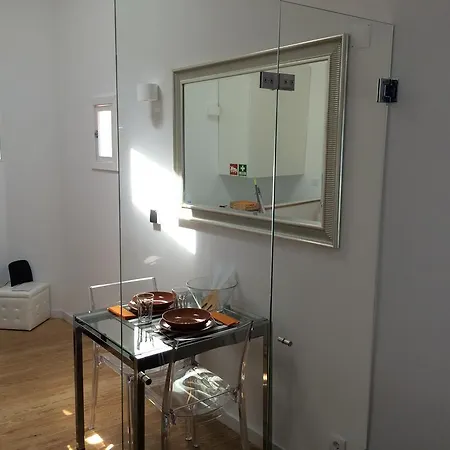 Happy Nest Charming Apartamento *